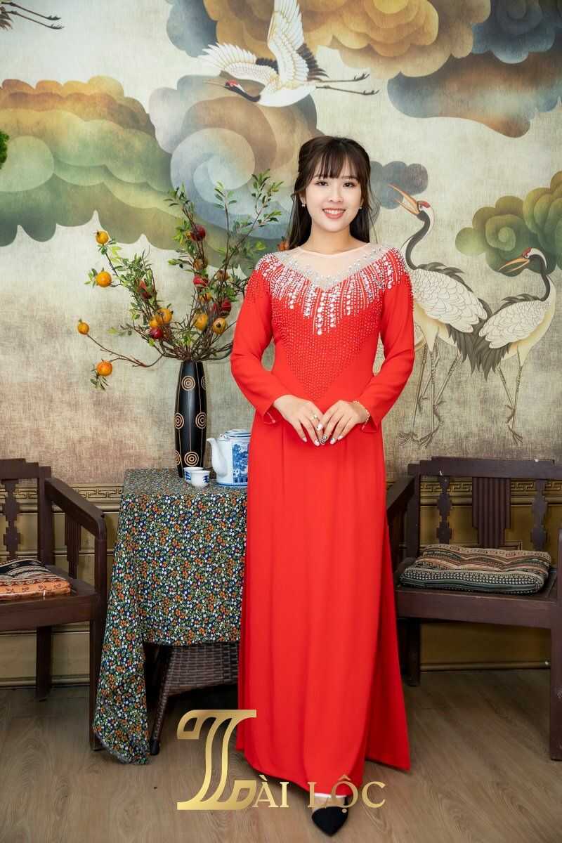 Mẫu áo dài bà sui màu đỏ đẹp, quý phái