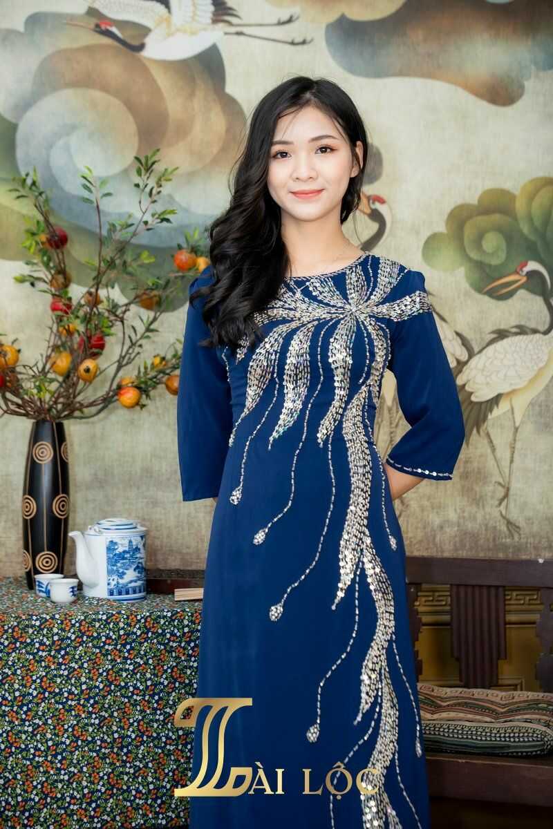 Áo dài bà sui vải nhung xanh đính đá