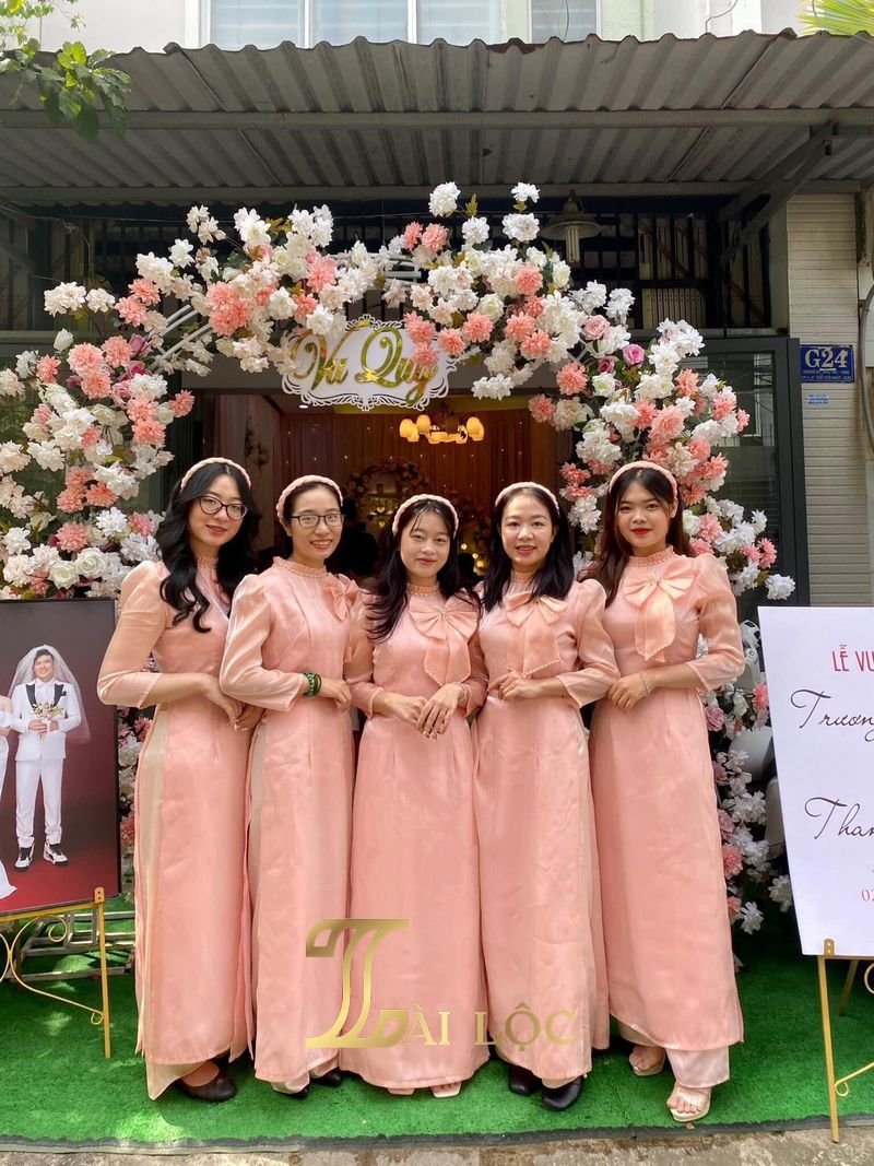 Áo Dài Bưng Quả Hồng Nơ Tay Phồng