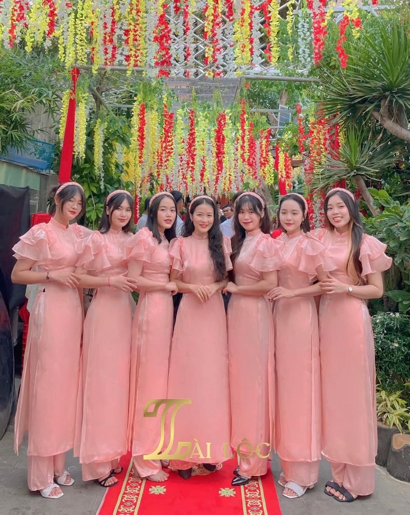 Áo Dài Bưng Mâm Quả Cưới Hồng Trơn Tay Bèo