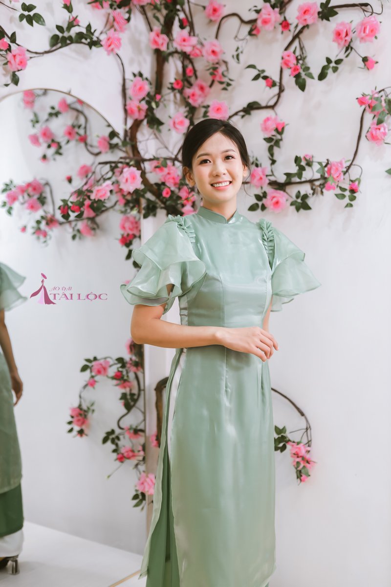 Áo Dài Bưng Quả Xanh Lá Trơn Tay Bèo