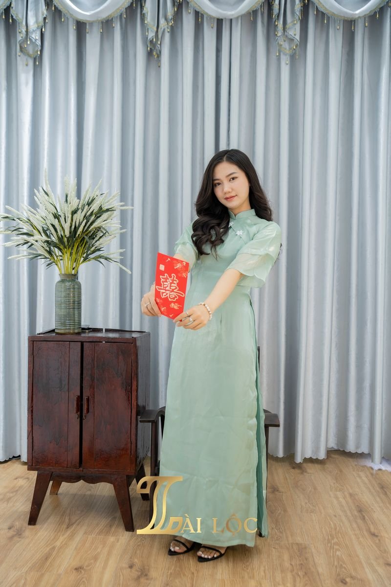 Áo Dài Bưng Quả Xanh Hoa Xẻ Ngực