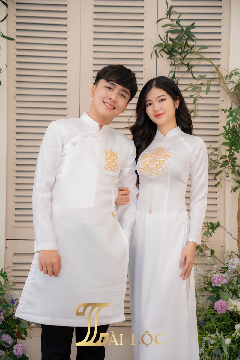 Áo Dài Cặp Đám Cưới Cô Dâu Chú Rể Lụa Trắng Chữ Hỷ Vàng