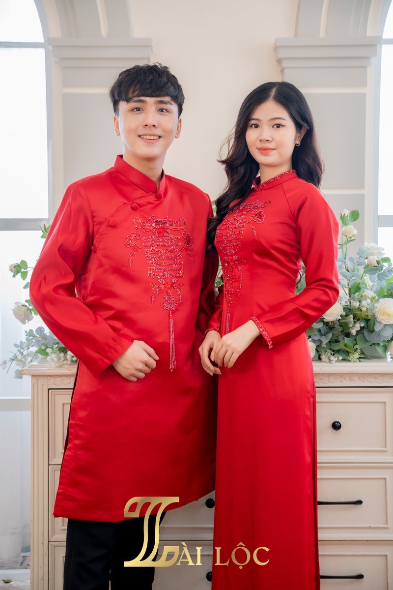 Áo Dài Cặp Đám Cưới Cô Dâu Chú Rể Đỏ Đô Chữ Hỷ Mái Nhà