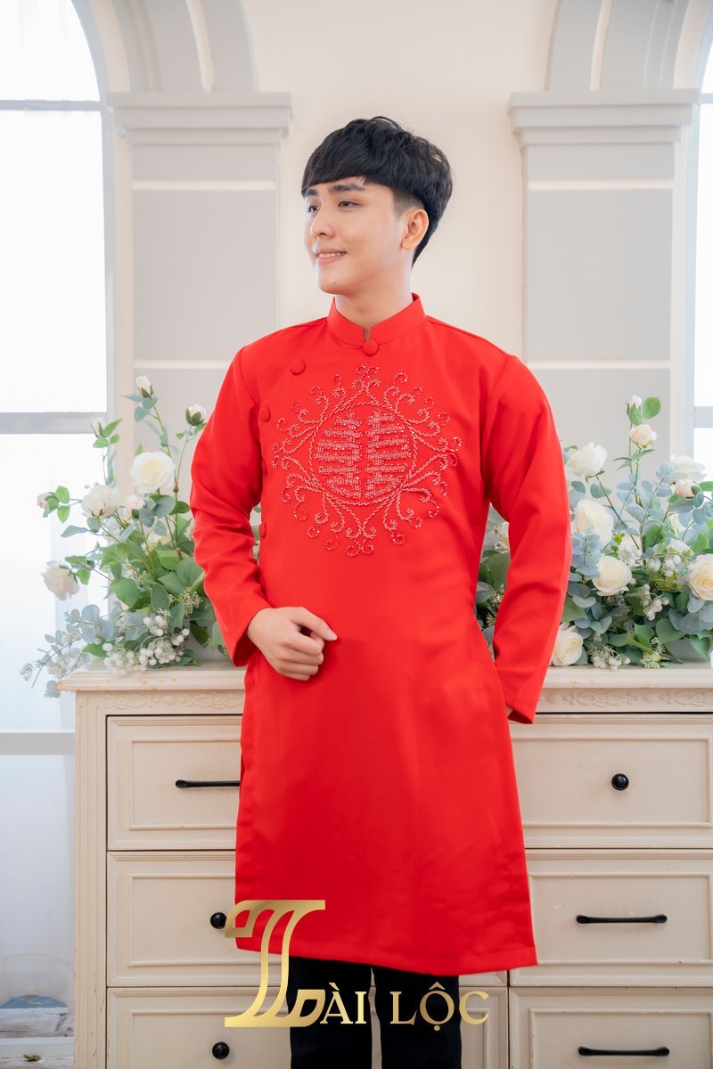 Áo Dài Cưới Chú Rể Lụa Đỏ Hỷ To Đính Đá Cách Tân