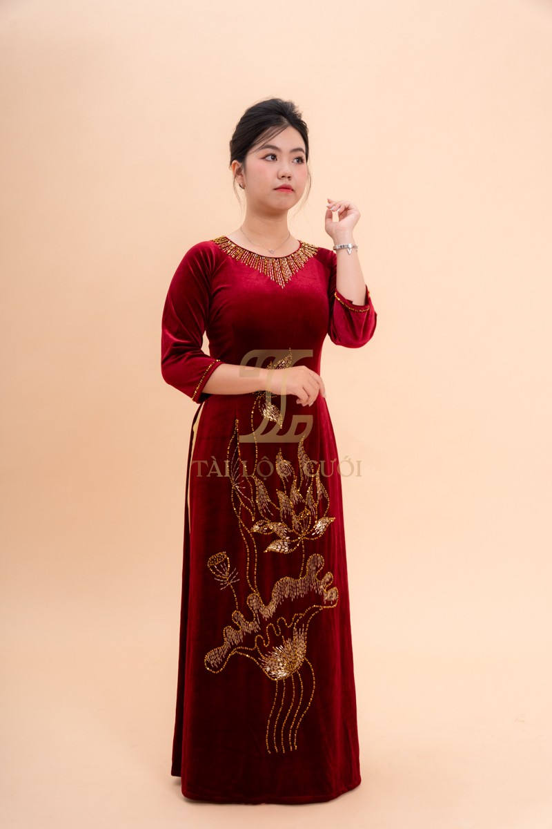 Báo Giá Áo Dài Ngồi Sui Đỏ Đô Nhung Kết Cườm Sen Vàng XL-CNQ7BSĐN2 Báo Giá Áo Dài Ngồi Sui Đỏ Đô Nhung Kết Cườm Sen Vàng XL-CNQ7BSĐN2