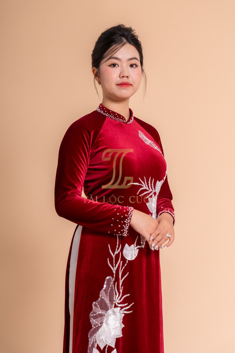 Đôi nét về áo dài bà sui đỏ nhung đính đá sen trắng đẹp XL-BSĐN28 Đôi nét về áo dài bà sui đỏ nhung đính đá sen trắng đẹp XL-BSĐN28