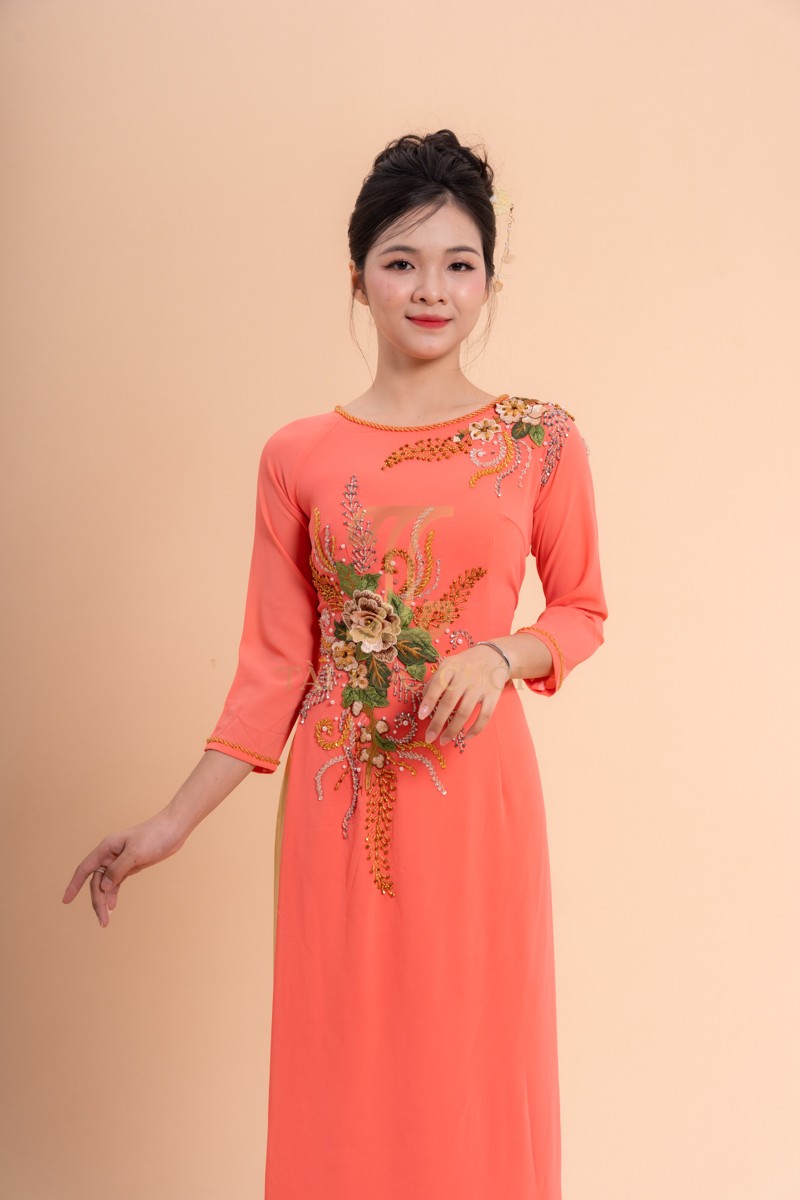 Khám phá áo dài bà sui hồng lụa họa tiết hoa đối xứng L-BSHL22 Khám phá áo dài bà sui hồng lụa họa tiết hoa đối xứng L-BSHL22