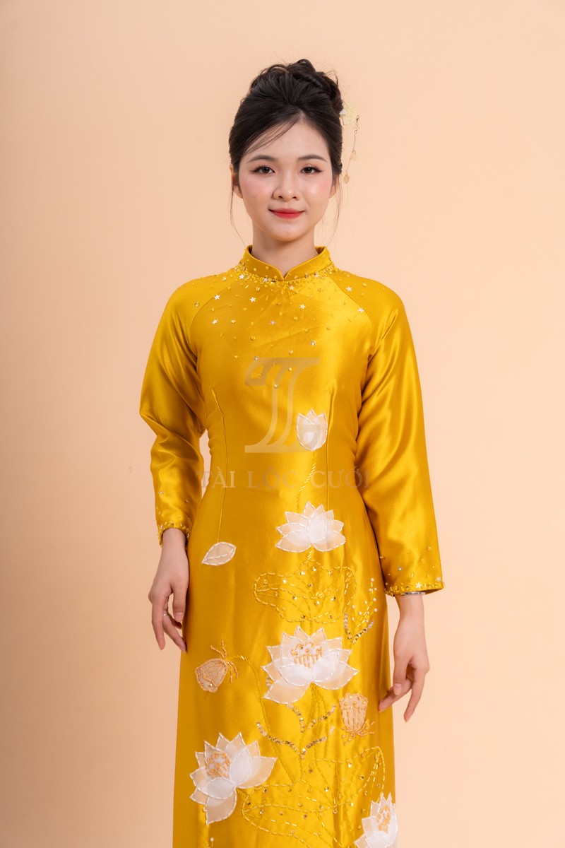 Khám phá về áo dài ngồi sui vàng lụa bông sen trắng ngọc trai 2XL-BSVL41 Khám phá về áo dài ngồi sui vàng lụa bông sen trắng ngọc trai 2XL-BSVL41