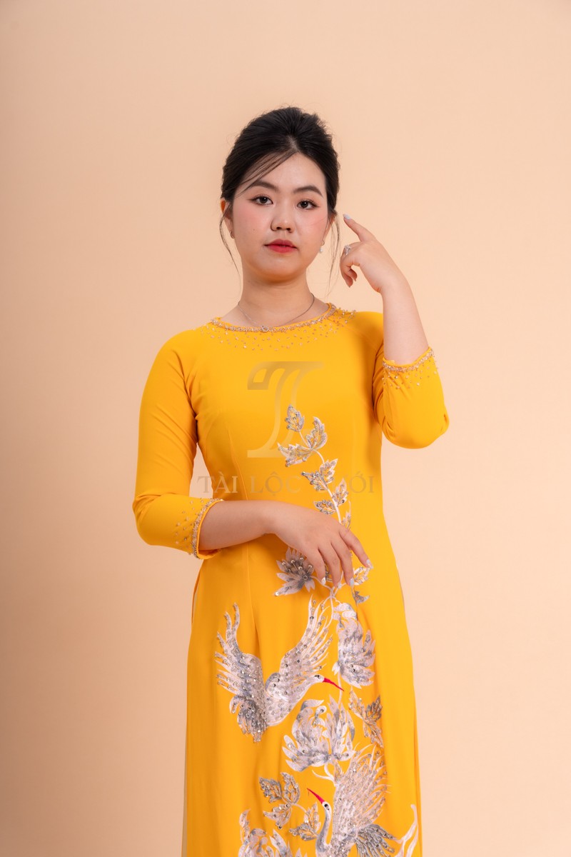Đôi nét về áo dài bà sui vàng lụa chim hạt mỏ đỏ đẹp L-BSV40 Đôi nét về áo dài bà sui vàng lụa chim hạt mỏ đỏ đẹp L-BSV40